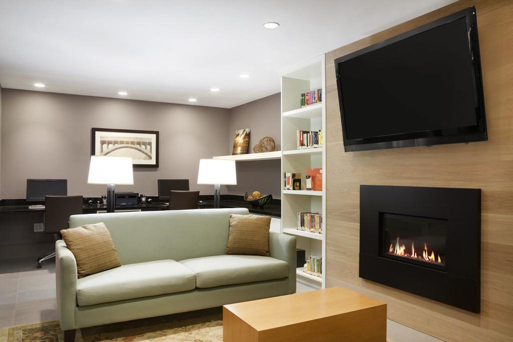Country Inn & Suites By Radisson, Indianola, Ia Zewnętrze zdjęcie
